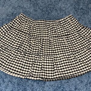 Black and White Women’s Skort
